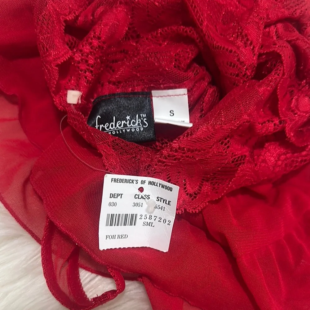 NWT Vintage Y2K Frederick's of Hollywood Red Lace Chemise